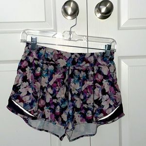 Lululemon Hotty Hot shorts size 8 tall in good condition!